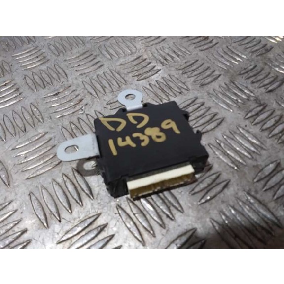 Recambio de modulo electronico para lexus is 300h referencia OEM IAM 8943053040  