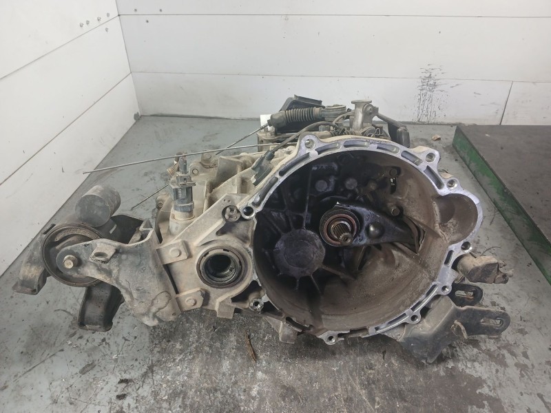 Recambio de caja cambios para kia pro_cee´d drive referencia OEM IAM WAJ6H 6V 153.107KM B