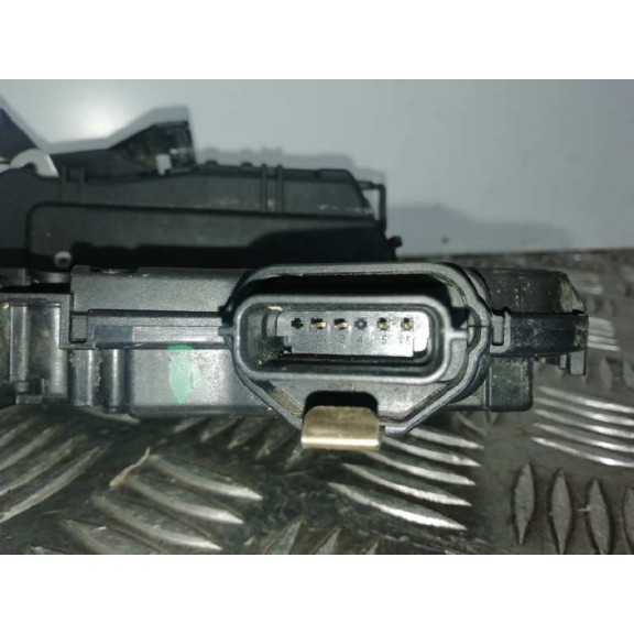 Recambio de cerradura puerta delantera derecha para renault clio iv limited referencia OEM IAM 805024563R  4 PIN