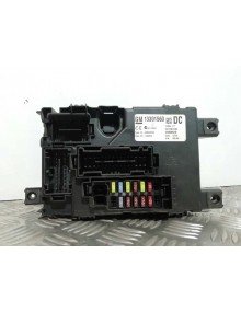 Recambio de caja reles / fusibles para opel corsa d cosmo referencia OEM IAM 13301560  