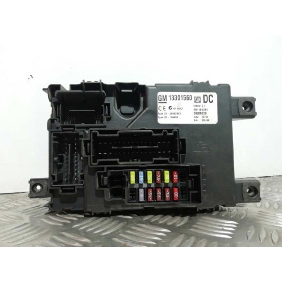 Recambio de caja reles / fusibles para opel corsa d cosmo referencia OEM IAM 13301560  