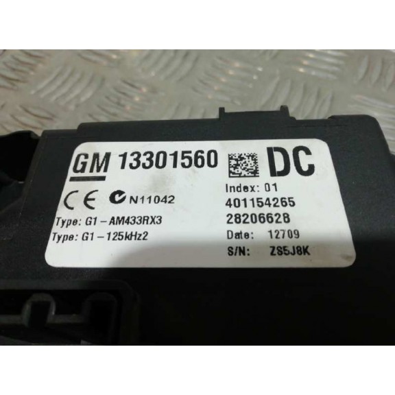 Recambio de caja reles / fusibles para opel corsa d cosmo referencia OEM IAM 13301560  