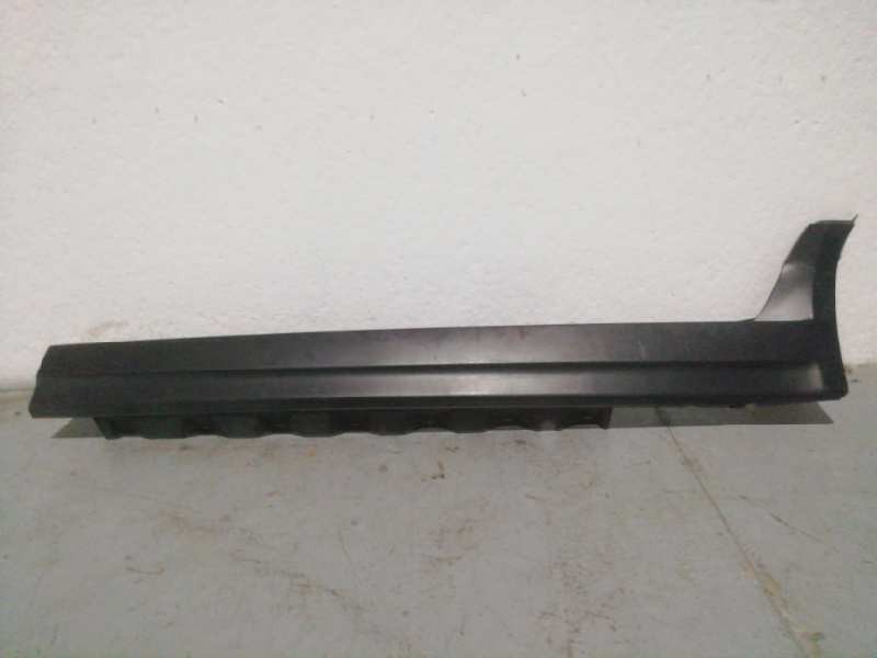 Recambio de faldon lateral para bmw x3 (e83) 2.0d referencia OEM IAM 3330865 NEGRO IZQUIERDO