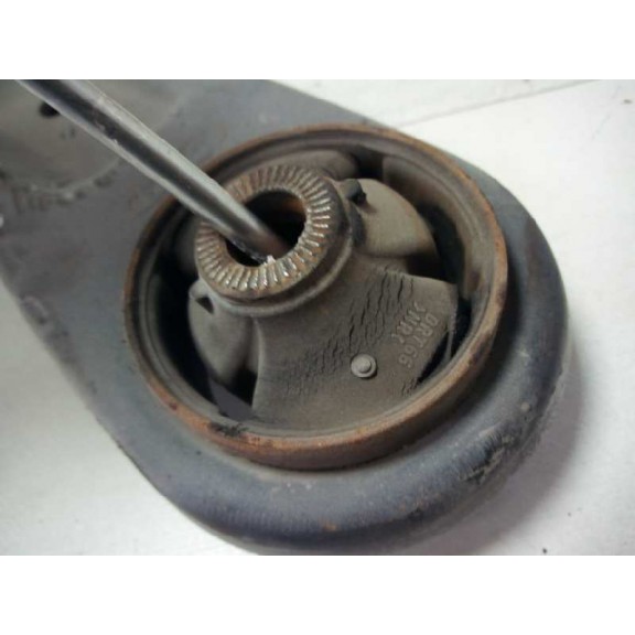 Recambio de brazo suspension inferior delantero izquierdo para kia carens ( ) 1.6 gdi cat referencia OEM IAM   