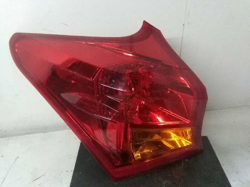 Recambio de piloto trasero izquierdo para toyota auris 1.4 turbodiesel cat referencia OEM IAM   