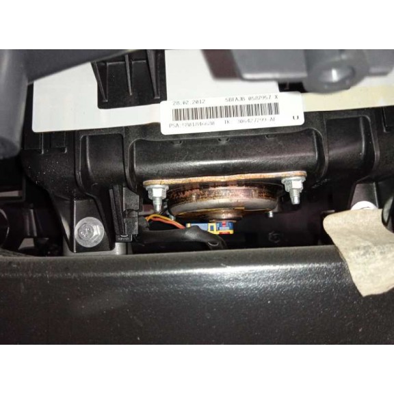 Recambio de salpicadero para citroën c3 tonic referencia OEM IAM 980168472ZD TOCADO, VER FOTOS 