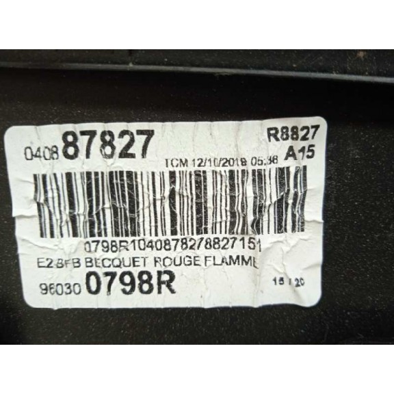 Recambio de aleron trasero para renault megane iv berlina 5p 1.3 tce referencia OEM IAM 960300798R ROJO 