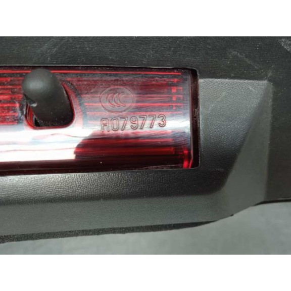 Recambio de aleron trasero para renault megane iv berlina 5p 1.3 tce referencia OEM IAM 960300798R ROJO 