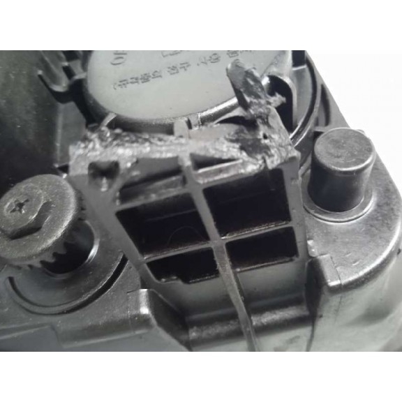 Recambio de faro izquierdo para ssangyong rodius xdi referencia OEM IAM  SOPORTE ROTO 