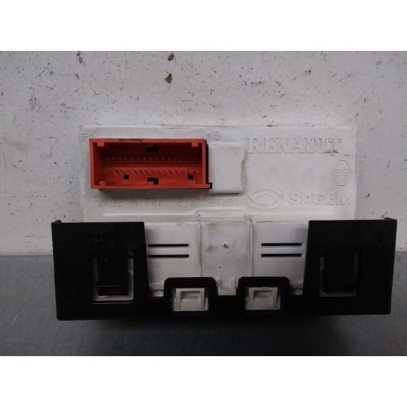 Recambio de display para renault megane ii berlina 5p confort authentique referencia OEM IAM 8200107839  