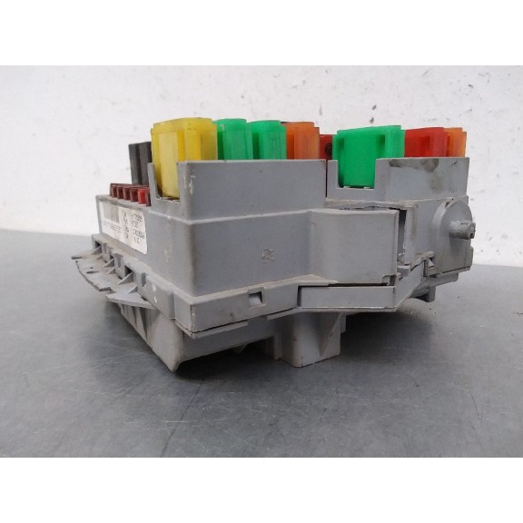 Recambio de caja reles / fusibles para fiat bravo (198) 1.4 16v cat referencia OEM IAM 51775686  