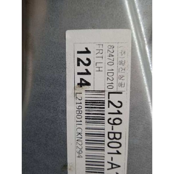 Recambio de elevalunas delantero izquierdo para kia carens (un) 2.0 crdi referencia OEM IAM 824701D210 SOLO MECANISMO 