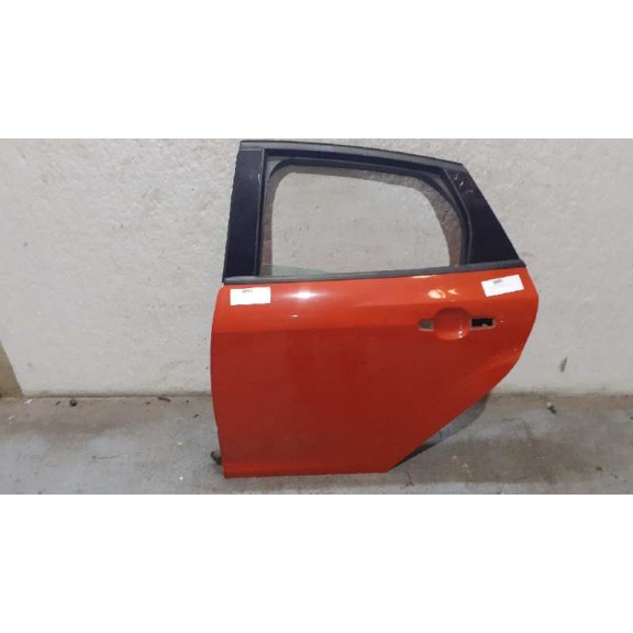 Recambio de puerta trasera izquierda para ford focus lim. (cb8) edition referencia OEM IAM PBM51A24631BF ROJA 