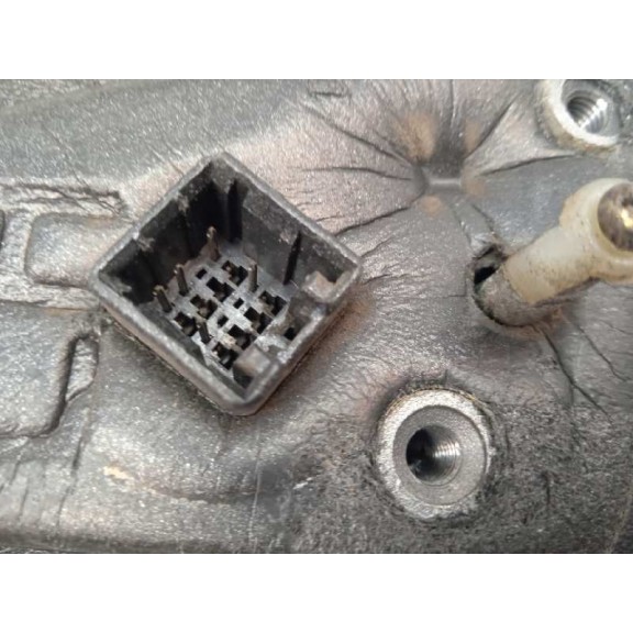 Recambio de retrovisor izquierdo para kia carens 2.0 crdi ex monovolumen referencia OEM IAM  TIENE UNA RAJA PEQUEÑA 5 PINS GRIS