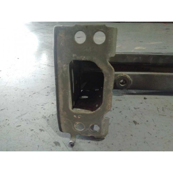 Recambio de refuerzo paragolpes delantero para toyota auris edition referencia OEM IAM   