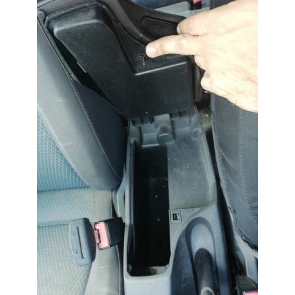 Recambio de apoyabrazos central para seat altea xl (5p5) reference ecomotive referencia OEM IAM 5P0864251C CONSOLA CENTRAL 
