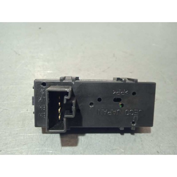 Recambio de display para toyota prius (nhw20) basis referencia OEM IAM 8391047040  8391047040