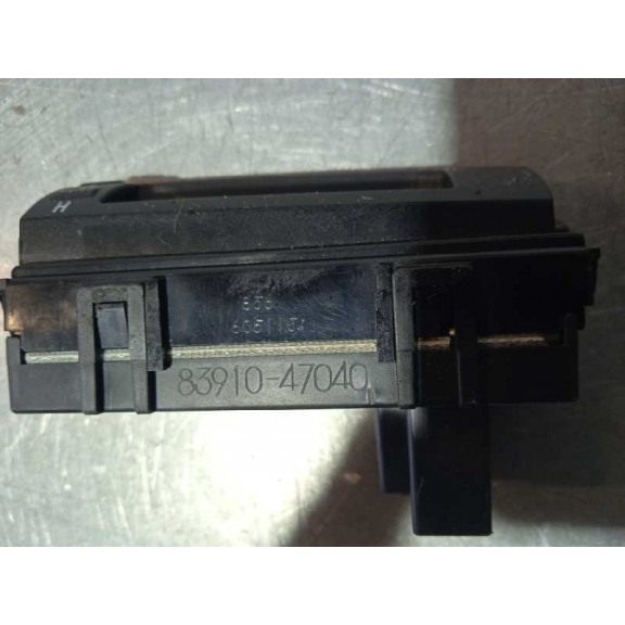 Recambio de display para toyota prius (nhw20) basis referencia OEM IAM 8391047040  8391047040