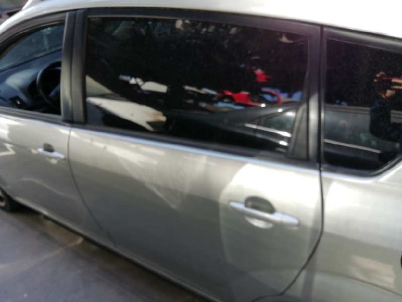 Recambio de puerta trasera izquierda para toyota corolla verso (r1) 2.2 d-cat referencia OEM IAM   