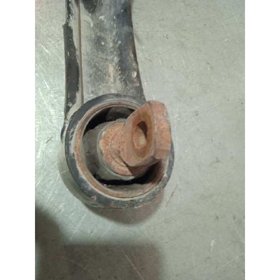 Recambio de brazo suspension inferior trasero izquierdo para toyota auris business referencia OEM IAM SR  