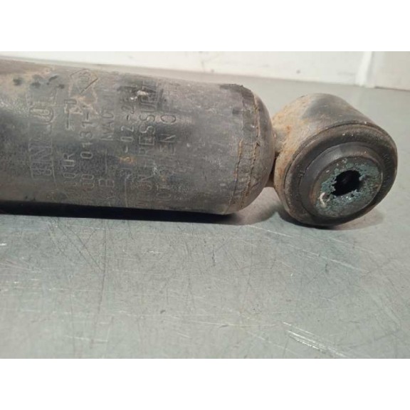 Recambio de amortiguador trasero izquierdo para renault laguna iii referencia OEM IAM 562100001R  
