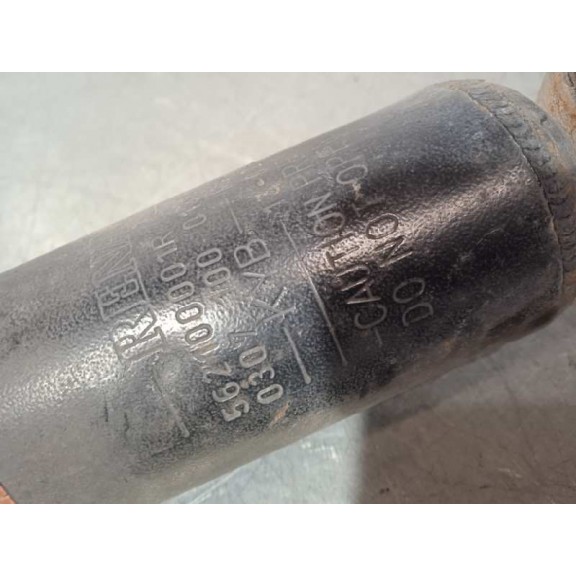 Recambio de amortiguador trasero izquierdo para renault laguna iii referencia OEM IAM 562100001R  