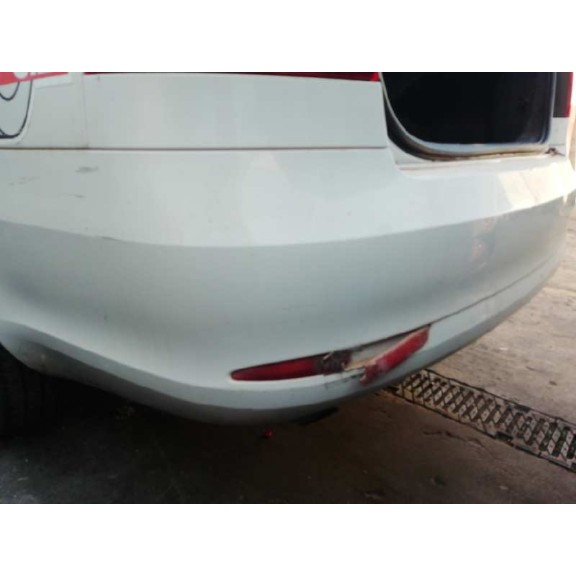 Recambio de paragolpes trasero para skoda octavia berlina (1z3) collection referencia OEM IAM 1Z5807421F PILOTOS ROTOS 2ºSERIE