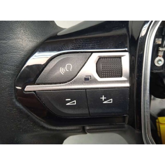 Recambio de volante para peugeot 3008 style referencia OEM IAM 98105487AU 34199117E CON MANDOS