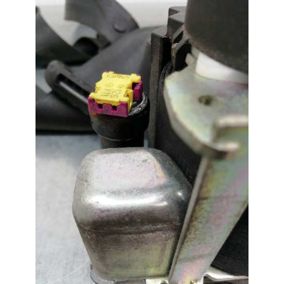 Recambio de cinturon seguridad delantero derecho para peugeot bipper 1.3 16v hdi fap referencia OEM IAM 735542117 CON PRETENSOR 