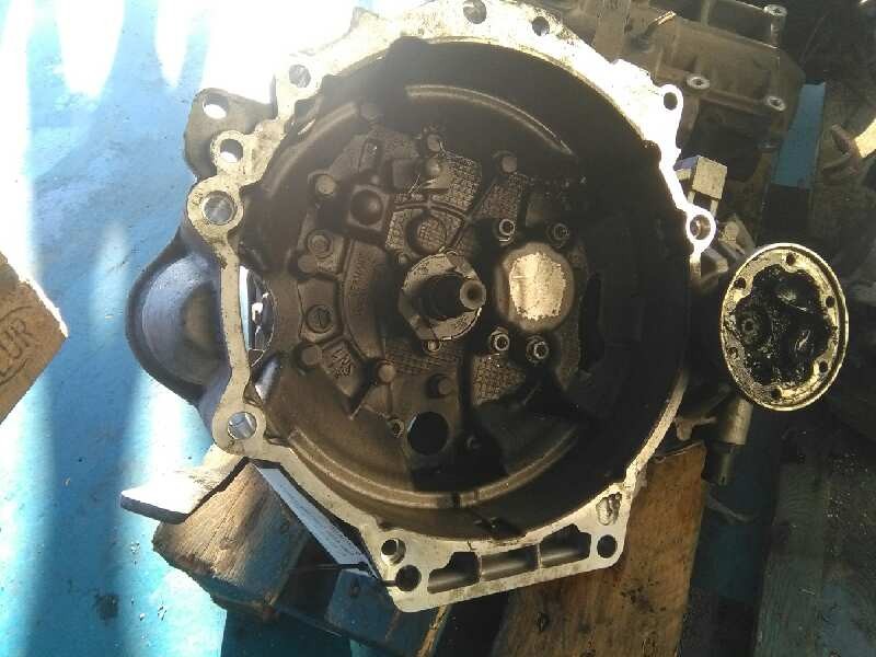 Recambio de caja cambios para audi a1 (8x) ambition referencia OEM IAM MZM CASCO SIN CARCASA PIÑONERIA BIEN