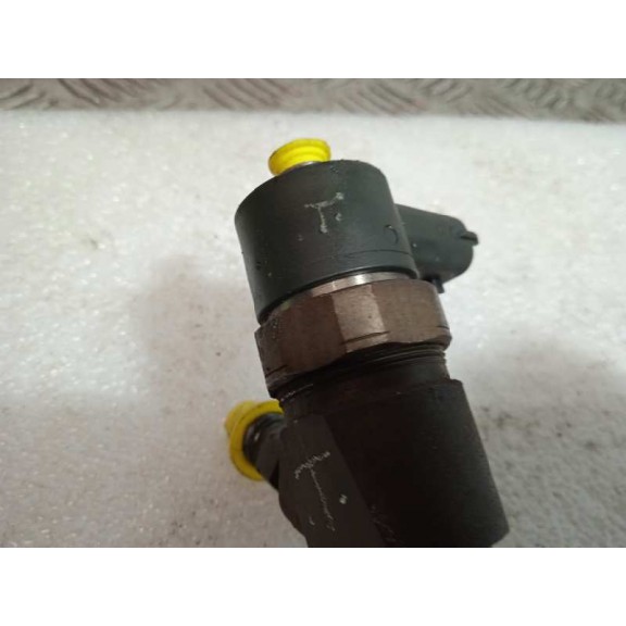 Recambio de inyector para opel insignia berlina 2.0 cdti referencia OEM IAM 0445110327  