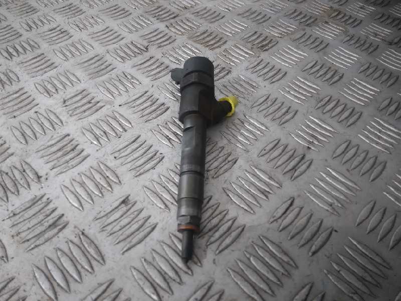 Recambio de inyector para renault trafic caja cerrada (ab 4.01) 1.9 diesel referencia OEM IAM 0445110110  