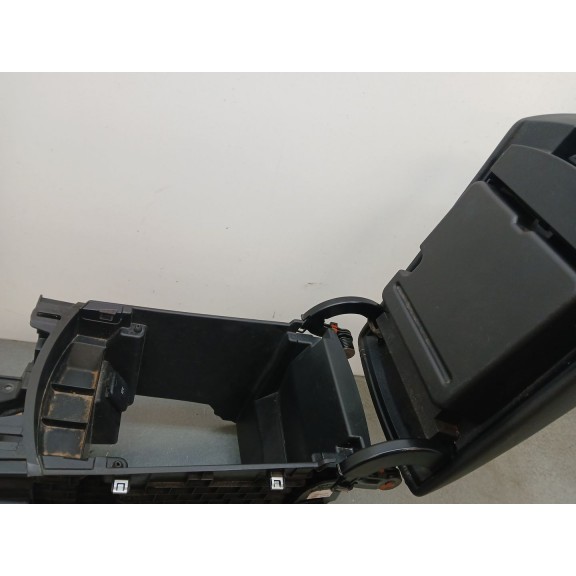 Recambio de apoyabrazos central para ford s-max titanium referencia OEM IAM em2br045c74  