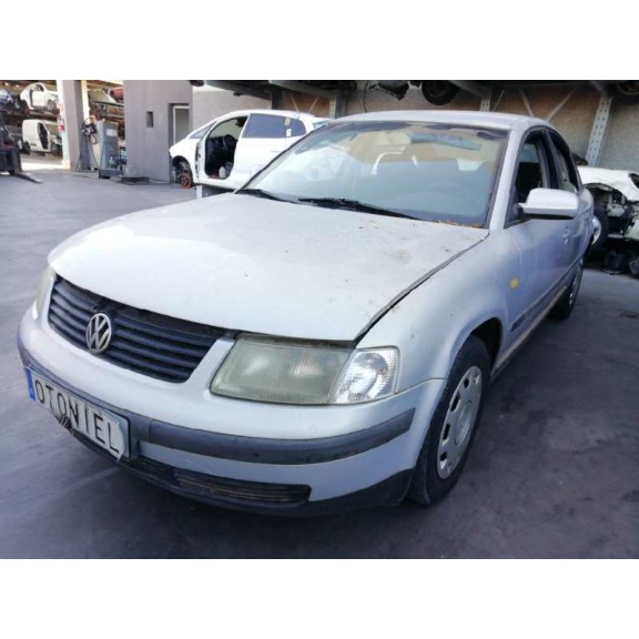 volkswagen passat berlina (3b2) del año 1999