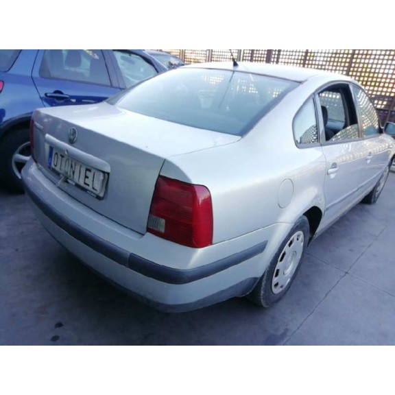 volkswagen passat berlina (3b2) del año 1999