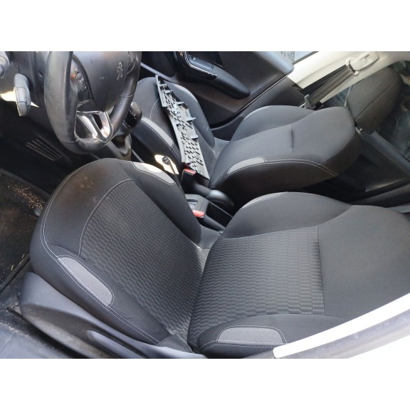 peugeot 208 i (ca_, cc_) del año 2015