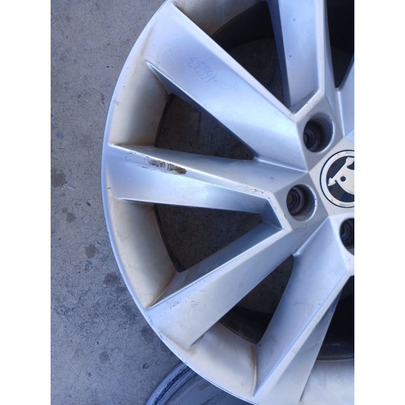 Recambio de juego llantas para skoda superb (3v3) 2.0 tdi referencia OEM IAM 7JX17ET40 X4 17