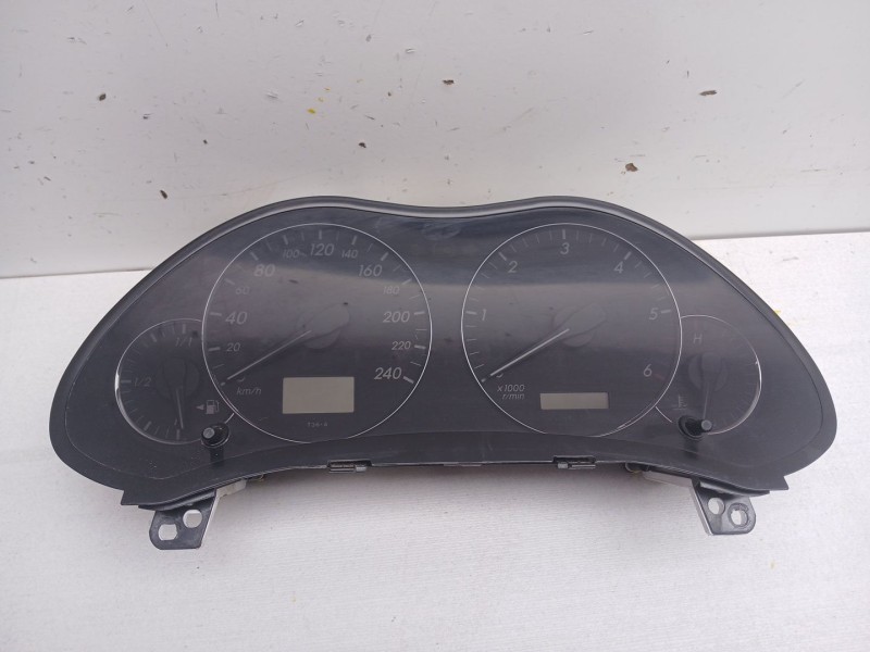 Recambio de cuadro instrumentos para toyota avensis berlina (t25) 2.0 d-cat referencia OEM IAM 8380005630H  