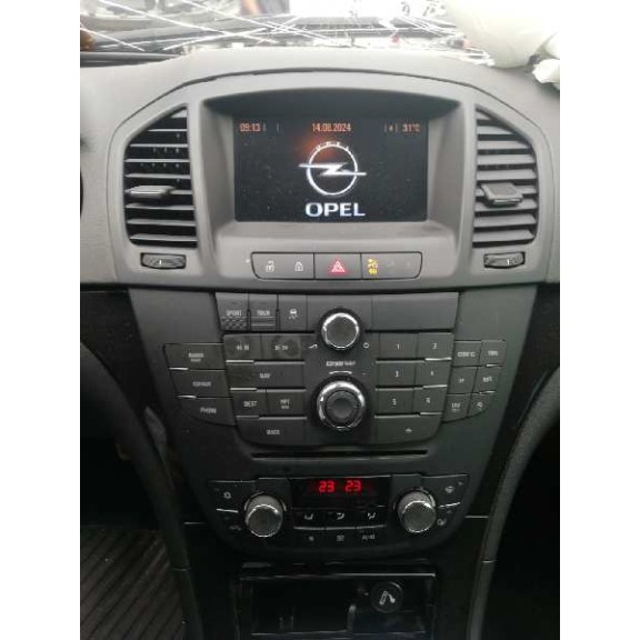 opel insignia berlina del año 2011