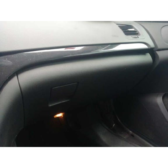 opel insignia berlina del año 2011