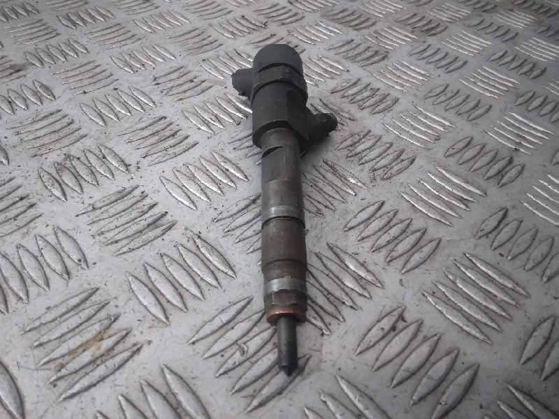 Recambio de inyector para renault trafic caja cerrada (ab 4.01) 1.9 diesel referencia OEM IAM 0445110110  