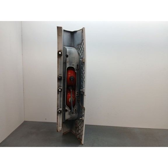 Recambio de piloto trasero izquierdo para renault trafic ii autobús (jl) 2.0 dci 115 referencia OEM IAM   