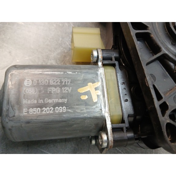 Recambio de elevalunas delantero izquierdo para skoda superb (3v3) 2.0 tdi referencia OEM IAM 5q0959801b 2 pines 