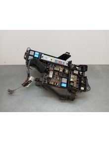 Recambio de caja reles / fusibles para lexus is iii (_e3_) 300h (ave30_) referencia OEM IAM 8264453010a  