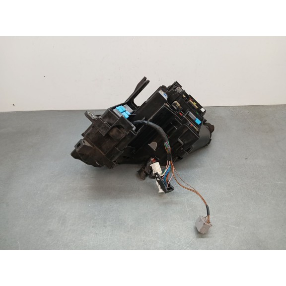 Recambio de caja reles / fusibles para lexus is iii (_e3_) 300h (ave30_) referencia OEM IAM 8264453010a  