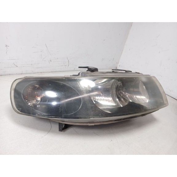 Recambio de faro derecho para seat leon (1m1) 1.9 tdi referencia OEM IAM   