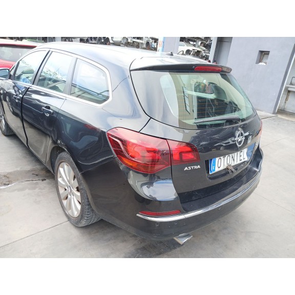 opel astra j sports tourer (p10) del año 2011