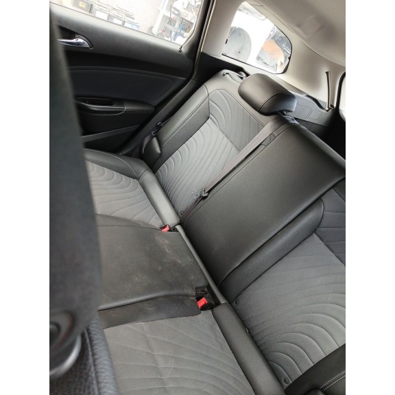 opel astra j sports tourer (p10) del año 2011