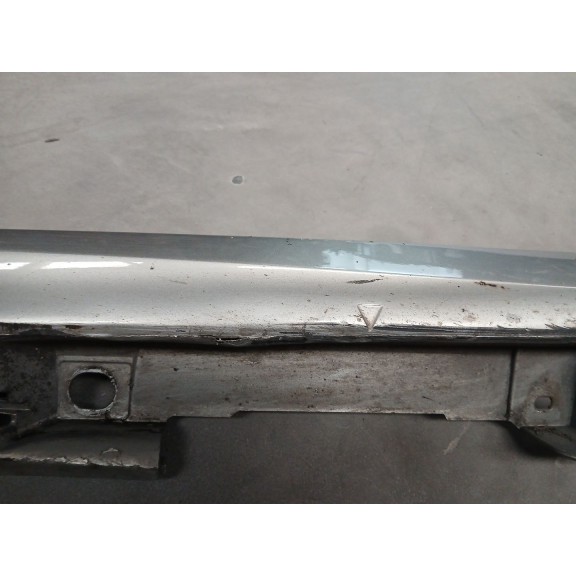 Recambio de faldon lateral para lexus is iii (_e3_) 300h (ave30_) referencia OEM IAM  derecho rozado