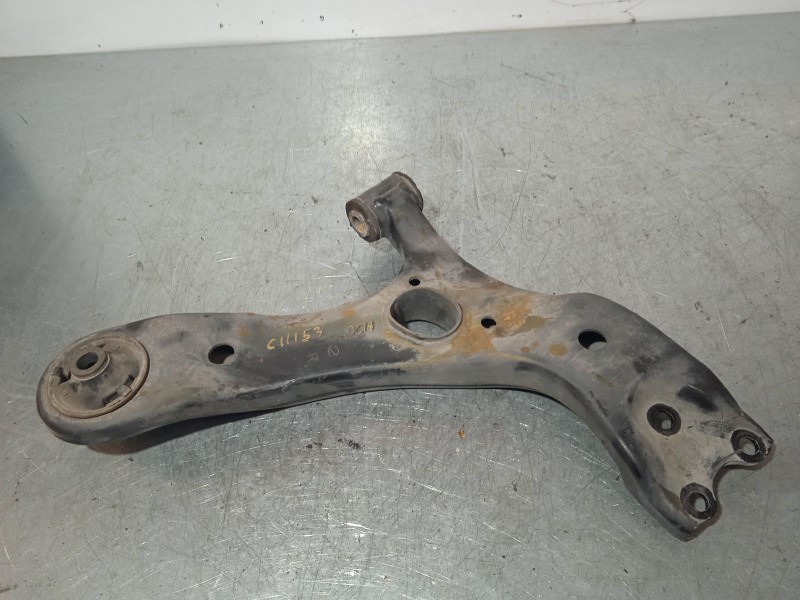 Recambio de brazo suspension inferior delantero derecho para toyota auris active referencia OEM IAM 4806902130  